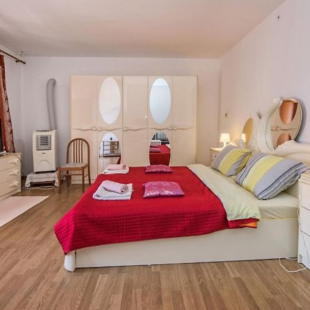 Two Bed Rooms Fortuna Near The Beach Porec Ngoại thất bức ảnh