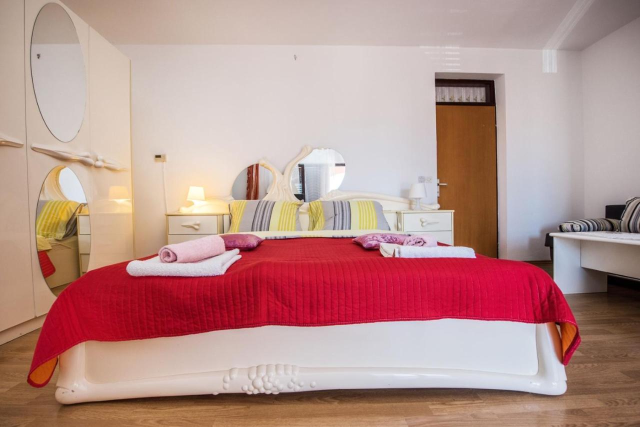 Two Bed Rooms Fortuna Near The Beach Porec Ngoại thất bức ảnh